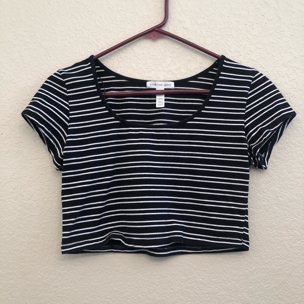 Short sleeve cropped top